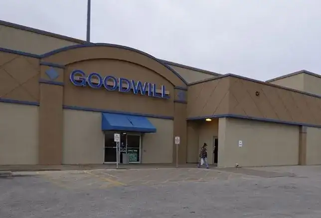 Seller: Blue Springs, MO storefront