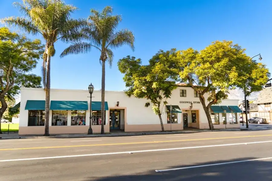 Seller: Oxnard, California storefront